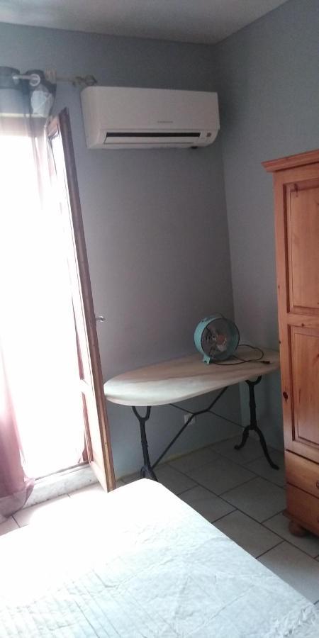 Chambre Chez L'Habitant Tourbes Экстерьер фото